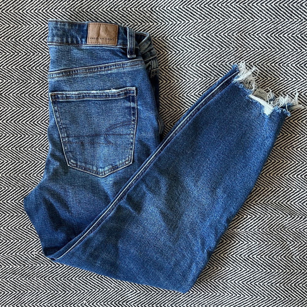 American Eage Strigid Mom Jean